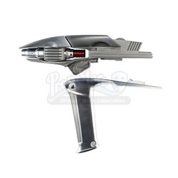 STAR TREK INTO DARKNESS (2013) - Electronic Break Apart Starfleet Phaser