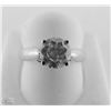 Image 1 : 14K WHITE GOLD DIAMOND SOLITAIRE RING