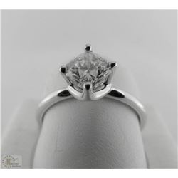 18K WHITE GOLD DIAMOND SOLITAIRE RING