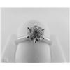 Image 1 : 18K WHITE GOLD DIAMOND SOLITAIRE RING