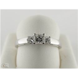 14K WHITE GOLD DIAMOND ENGAGEMENT RING