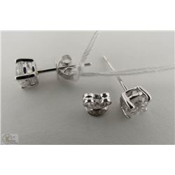 14K WHITE GOLD DIAMOND STUD EARRINGS