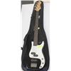 Image 1 : RENEGADE BASS GUITAR BLACK/WHITE WITH SOFT CASE
