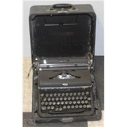 ANTIQUE ROYAL TYPEWRITER IN LEATHER CASE