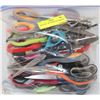 Image 1 : BAG OF ASSORTED SCISSORS