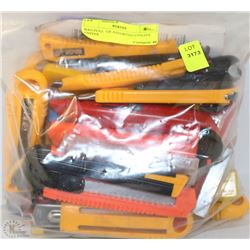 BAG OF ASSORTED UTILITY KNIFES