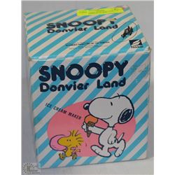 1965 SNOOPY DONVIER LAND ICE CREAM MAKER IN BOX