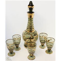 DECORATIVE DECANTER WITH 5 MATCHING GLASSES