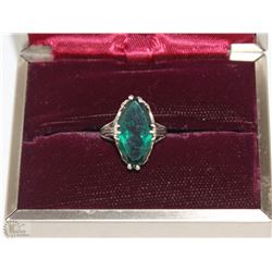 ANTIQUE STERLING WOMENS RING WITH GREEN STONE