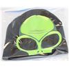 Image 1 : 3 PACK OF GLOW IN THE DARK TOQUES
