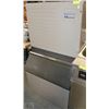 Image 1 : SCOTSMAN ICE MACHINE WITH BIN