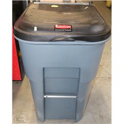 NEW RUBBERMAID 95 GAL GARBAGE CONTAINER W/ WHEELS
