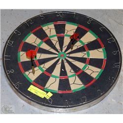 TWO SIDED DARTBOARD/BULLS EYE BOARD