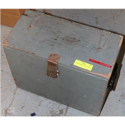 RETRO WOODEN STORAGE BOX