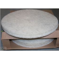 LOT OF WHITE SCRUB PADS