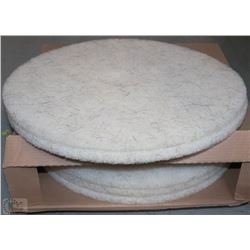LOT OF WHITE SCRUB PADS