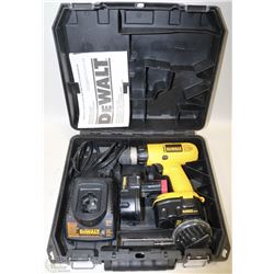 DEWALT 14.4V DRILL/DRIVER KIT WITH 2 BATTERIES,
