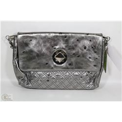 NEW DELLA LEATHER ELISE ENCORE CLUTCH, SILVER