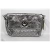Image 1 : NEW DELLA LEATHER ELISE ENCORE CLUTCH, SILVER