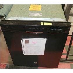 BUILT IN DISHWASHER WITH HIDDEN CONTROLS