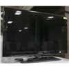 Image 1 : SAMSUNG 32" FLAT SCREEN TV WITH REMOTE
