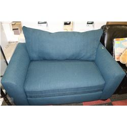 SHOWHOME BLUE FABRIC LOVE SEAT
