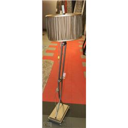 SHOWHOME METAL FLOOR LAMP