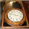 Image 1 : MIRROR 15"X25" WITH INGERHAM CLOCK