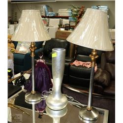 PAIR OF SILVERTONE LAMPS WITH VASE