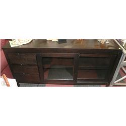 SHOWHOME TV ENTERTAINMENT STAND