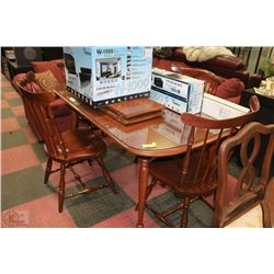 VILAS MAPLE TABLE WITH 4 CHAIRS 2 LEAFS& GLASS