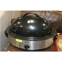 RIVAL 18QT ROASTER WITH 3 COMPARTMENT BUFFET
