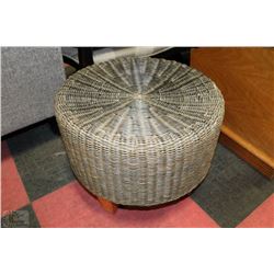 STRAW STOOL