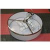 Image 1 : BOX WITH HANGING 4 LIGHT FIXTURE - 19" DIAMETER X
