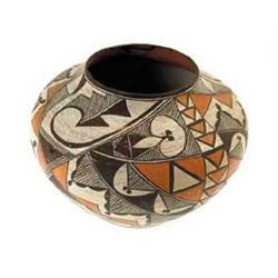 ANTIQUE OCOMA OLLA.  