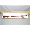 Image 1 : Winchester Model 70 Featherweight, 270 Win Cal. bolt action rifle with 22" barrel [appears excellent