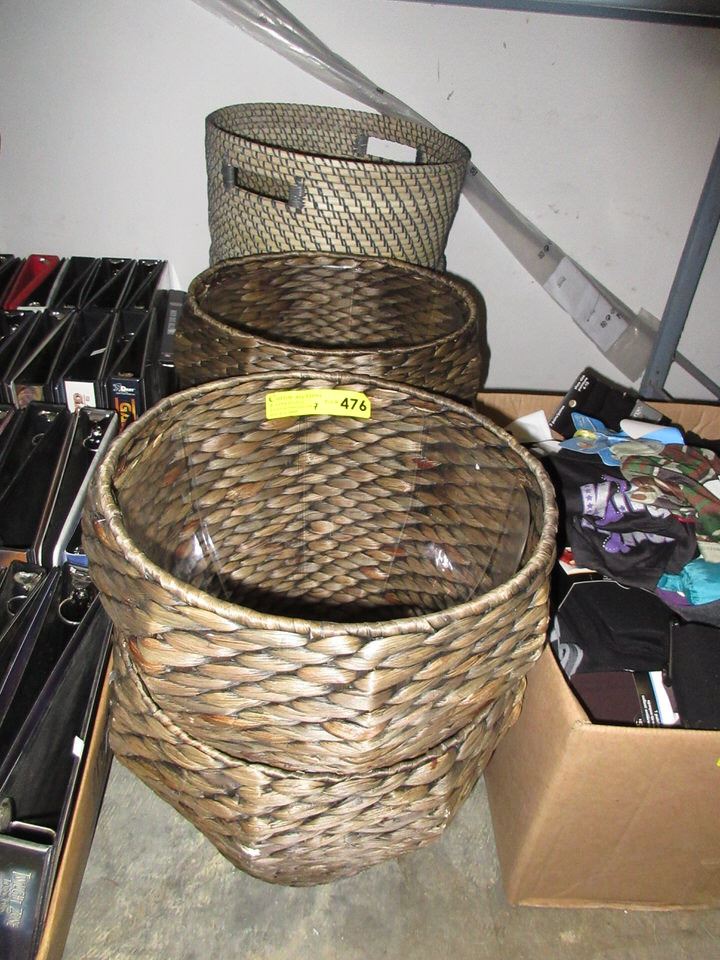 7 Woven baskets with plastic liners