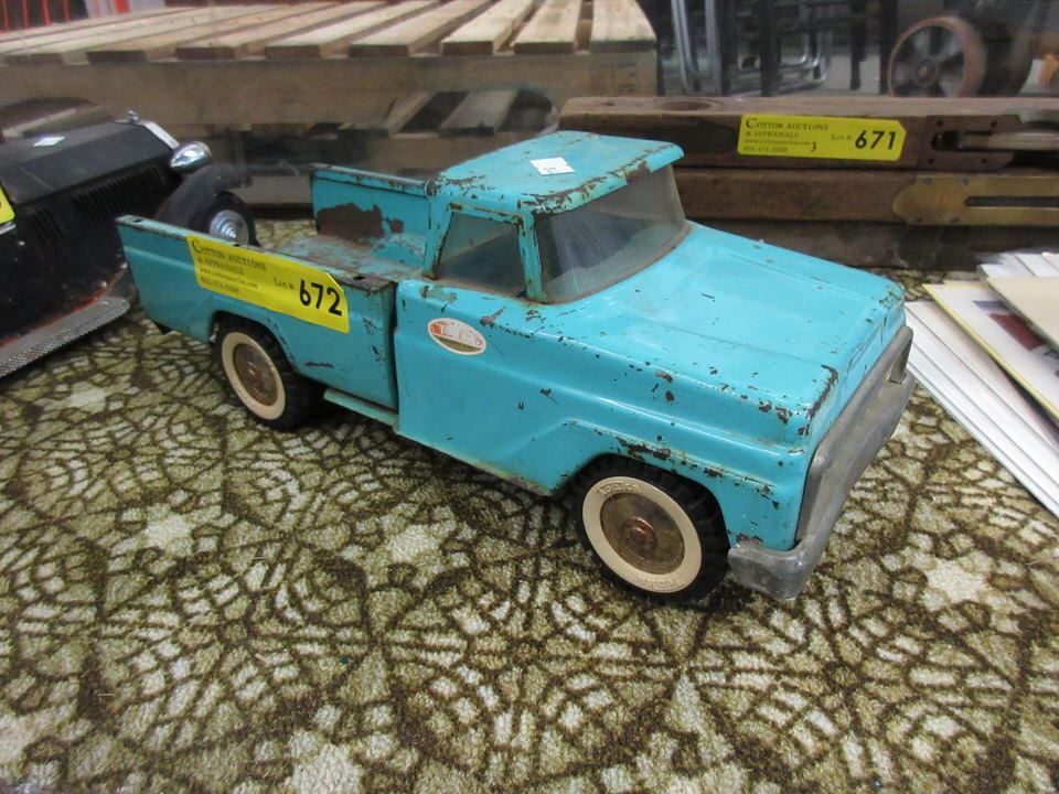 Vintage metal Tonka truck