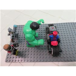 Lego Minifigures Marvel Spiderman, Hulk, Rocket Raccoon.