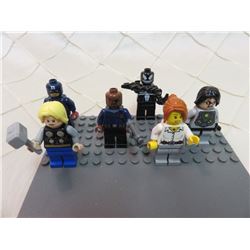 Lego Minifigures Marvel Captain America, Pepper Potts, Thor, Venom