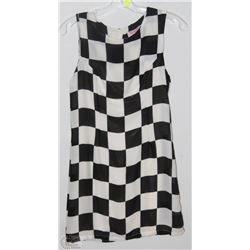 SLEEVELESS CHECKER BOARD PATTERN DRESS SIZE XL