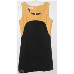TWO TONE DRESS SIZE LARGE