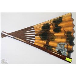 LARGE ORIENTAL HAND PAINTED HAND FAN