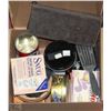 Image 1 : BOX OF ANTIQUES INCL BRUSH, FABRIC DYE, WALLET AND