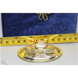 SWAROVSKI CRYSTAL SWANS W/24 KG