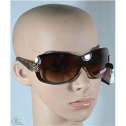 LADIES FOSTER GRANT FASHION SUNGLASSES