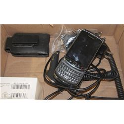 BLACKBERRY CELL PHONE 5.0MP WITH ALL ACCESSORIES
