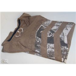 NEW JEANS BY BUFFALO TSHIRT SZ M