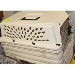 LOT OF 4 PETMATE PORTABLE 10" SMALL KENNELS
