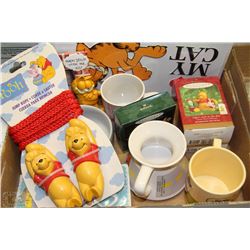 FLAT OF GARFIELD AND WINNIE THE POOH COLLECTIBLES